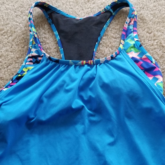EUC Blue gym top with built in colorful shelf bra size S - Picture 5 of 7